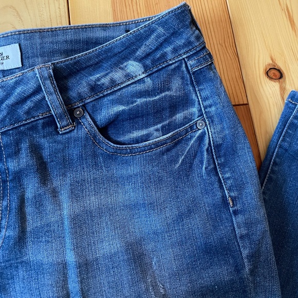 Bootlegger Boyfriend Jeans with Distressing Size 27x28 - Picture 2 of 8